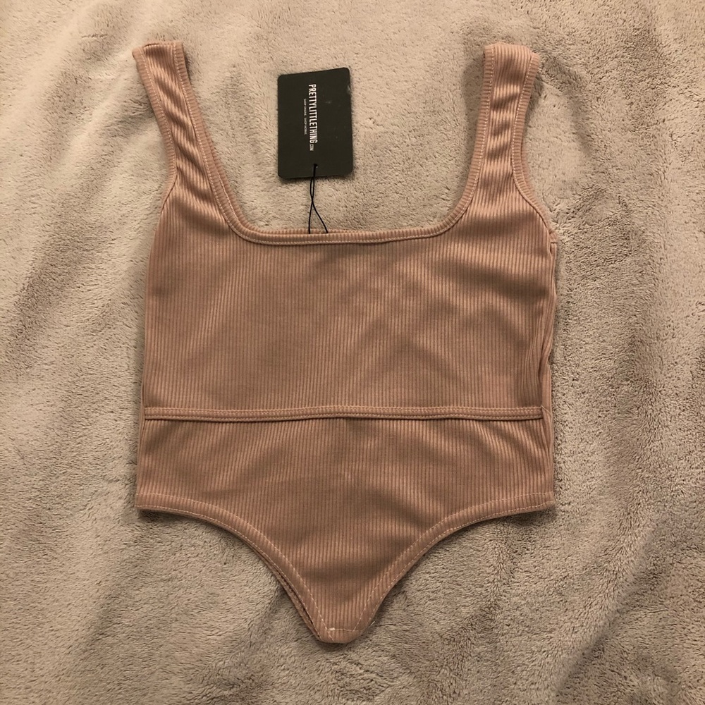 Rib dip hem crop top